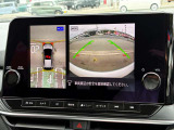 【アラウンドビューモニター】上空から見下ろしているかのような映像で駐車をサポート。安心です。