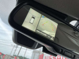 ルームミラーでアラウンドビューモニターの画像が確認出来ます。