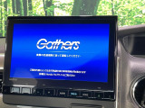 【純正9型大画面ナビ】人気の大型9インチナビを装備。存在感のある大画面はインパクト大!ナビ利用時のマップ表示は見やすく、テレビやDVDは臨場感がアップ!いつものドライブがグッと楽しくなります♪