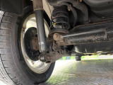 お車を安心してお乗りいただく為には、足回りの定期点検が欠かせません。サービスサポート(有償保証)では無料点検もご提供しており、安心のカーライフをお過ごしいただけるサポート体制が整っています。