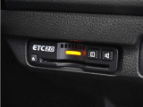 ◆ETC2.0◆進化したドライブ体験。料金収受システムだけだったETCが生まれ変わって、高速道路を賢く使うETC2.0に進化しました。多彩な情報サービスが便利で快適なドライブ体験を提供します。