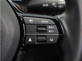 ◆アダプティブクルーズコントロール◆予め設定した車速内でクルマが自動的に加減速。前走車との適切な車間距離を維持しながら追従走行します。【LKAS】車線維持支援システムでステアリング操作を支援。