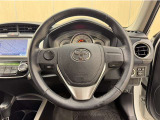 ステアリングスイッチ搭載!手を離さずに手元のスイッチでさまざまな操作が可能。運転中、視線をそらさなくても操作ができて安全です!