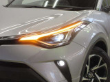 LEDヘッドライトです。デザイン性がよくとても明るいので、夜間の走行や悪天候でも安心です。しかも長寿命!