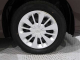 タイヤサイズは165/65R14です。