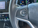 【ステリモ】ステアリングリモコンスイッチにてオーディオ操作可能となっております。運転にも集中できます。