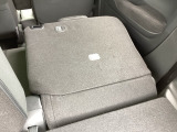 【ビッグラゲッジモード】後席を倒せばさらに広くフラットな空間に。荷室だけでは積みきれない大きな荷物にも対応できます。下段スペースも同時に使えるので、上段との積み分けも可能です。