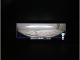 フロントビューカメラが捉えた映像は、車両前方だけでなく、運転席からは見えない左右のエリアもしっかり確認可能。視界を広げ、安全性を向上させます。