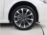 4輪全て、当方指定の新品タイヤへ交換後ご納車させて頂きます。(指定タイヤ ブリヂストン セイバーリング 215/50R17)※納期がかかる等、入手が困難な際は、銘柄を変更させて頂く事がございます。