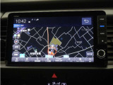 純正9インチHondaCONNECTナビ(LXM-242ZFNi)&バックカメラが装備されているので、普段の使い勝手もロングドライブも快適です。