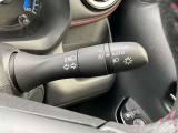 トンネル進入時や暗くなれば自動点灯するオートライトです。