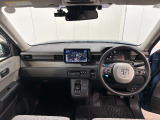 見通しの良い運転席回りとなっておりますので安心して運転をして頂けます!窓が大きいので明るく開放的な室内です