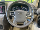【純正革巻きステアリング】上質な革を使用することで、手にしっかり馴染みとても運転しやすいハンドルです♪