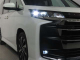高輝度で点灯速度が速く、しかも消費電力の少ないLEDヘッドライトが装備されています!LEDの明るい光が走行中の視界の確保をサポートして、夜のドライブがより楽しく安全に運転できます♪