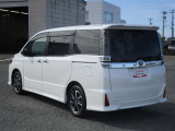 国家整備資格を取得しておりますメカニックが、大切なお客様のお車をご納車に向けて整備致します♪