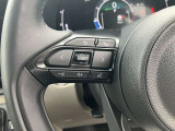 手元でナビの音量調整等が出来るのでナビの操作によるわき見運転を防止することが出来ます。