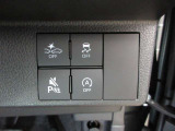 安全運転をお手伝いするダイハツ自動車の運転支援装置「スマートアシスト機能」付きです。