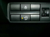 アイドリングストップ機能付です。特別な操作をしなくても、普段通りの運転をするだけで、エコドライブができる機能です。OFFボタンがありますので、必要に応じて使い分けてください。