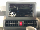 当車両はオーディオレスです。多彩なナビゲーション・オーディオをご用意しております。詳しくは当店スタッフにお問い合わせください。