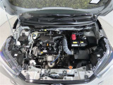 車にとって、とても大切な部分のエンジンルーム。綺麗に清掃済みで安心です。