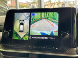 【アラウンドビューモニター】専用のカメラにより、上から見下ろしたような視点で360度クルマの周囲を確認することができます☆死角部分も確認しやすく、狭い場所での切り返しや駐車もスムーズに行えます。