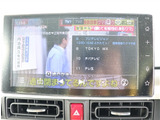 『1台』のお車に対して、3名体制で日々議論を重ね仕入れを行っております。