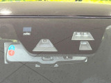 【スマートブレーキサポート】走行中に前方の車両等を認識し、衝突しそうな時は警報とブレーキで衝突回避と被害軽減をアシスト。より安全にドライブをお楽しみいただけます。
