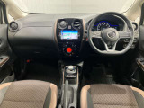 運転席からの視界が左右に広く隅々まではっきりと見渡せます。車の前端も把握しやすく安心して運転できます。