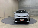 お車購入のポイントとなるフロントマスクです!シャープな目つきが印象的なデザインのヘッドランプです。