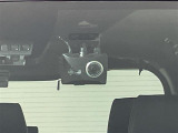 【ドライブレコーダー】映像・音声などの運転中の記録を残します。事故などを起こした起こされた時の証拠になりえますので、もしも時でも安心ですね。