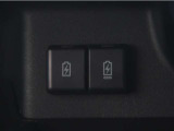 充電用USB端子付き。スマートフォン等の充電に便利です。
