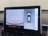 後方の見える安心をお届けするバックガイドモニター付:バックするときのアシストラインもあって楽々バック!車庫入れや縦列駐車をサポートし、苦手な駐車も安心です!今やもう手放せない装備ですネ♪