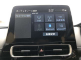 Bluetooth(ブルートゥース)接続機能付き。 スマートホンなどからお気に入りの音楽をワイヤレス再生できます。 ドライブがさらに楽しくなりますね♪