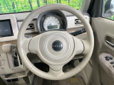 インテリアに合わせたデザインのステアリングは、運転される方のことも考え、運転しやすい形状、大きさです。是非一度、実際に触ってお確かめください。