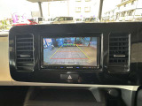 リアカメラ付きで車庫入れも安心。