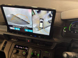 バックギアに入れるだけで自動でマルチビューカメラに切り替わります!車庫入れやバックが苦手な方にオススメ!