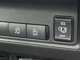 両側オートスライドドア装備!運転席のスイッチやリモンキーでも開閉操作が出来るので便利ですよ!