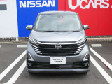 2台前を走る車両を検知し注意を喚起してくれるインテリジェントFCW(前方衝突予測警報)とエマージェンシーブレーキ付きです!カメラで車両や歩行者を認識し衝突を回避、又は被害を軽減してくれます。