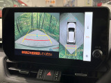 【パノラミックビューモニター】専用のカメラにより、上から見下ろしたような視点で360度クルマの周囲を確認することができます☆死角部分も確認しやすく、狭い場所での切り返しや駐車もスムーズに行えます。