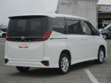 明るく広々、落ち着いた店内では、中古車のご検討・ご購入のほか、携帯電話(au)の購入等、様々なご相談に幅広く応えていきます♪