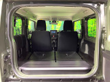 普段のお買い物や通勤、送迎等に十分な荷室スペースを確保しております。セカンドシートを倒すと、大きな荷物の積載も可能です♪