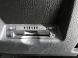 ビルトインタイプのETC車載機です。見た目もスマートで料金所通過もキャッシュレスです。