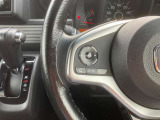 ステアリングスイッチが付いているので、運転中でも音量調整やチャンネル変更がスムーズにできちゃいます♪