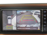 パノラミックビューモニター付きです。車両を上から見たような映像をディスプレイオーディオ画面に表示。運転席からの目視だけでは見にくい、車両周辺の状況をリアルタイムでしっかり確認できます。