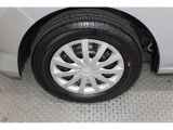 155/70R13タイヤ+フルホイールキャップ。