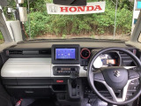 フロントガラスが大きく、ワイドな視界で運転もしやすくなるように、設計されています。