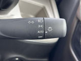 [オートライト]AUTOに合わせておくだけで夜間や、トンネル内で自動でヘッドライトが点灯します!付け忘れ消し忘れがないので楽々☆