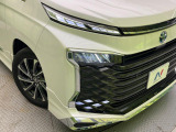 【LEDヘッドライト】悪天候や夜間走行時も良好な視界を確保し安心して運転できる高輝度LEDヘッドライトを装備!点灯速度が早く、消費電力も抑えられています。