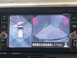 【アラウンドビューモニター】車を上から見下ろしているかのような映像で周囲の状況がひと目で確認、狭い駐車場に駐車するときも安心です♪