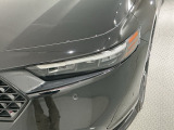 LEDヘッドライトは、点灯の瞬間から最大光量を発揮し、突然暗くなるトンネルなどでの安定感を高めます。